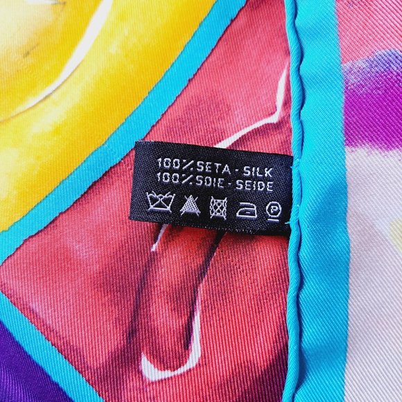 NEW Chanel CC Logo 100% Silk Multicolor Scarf 26" x 26" - Picture 4 of 11